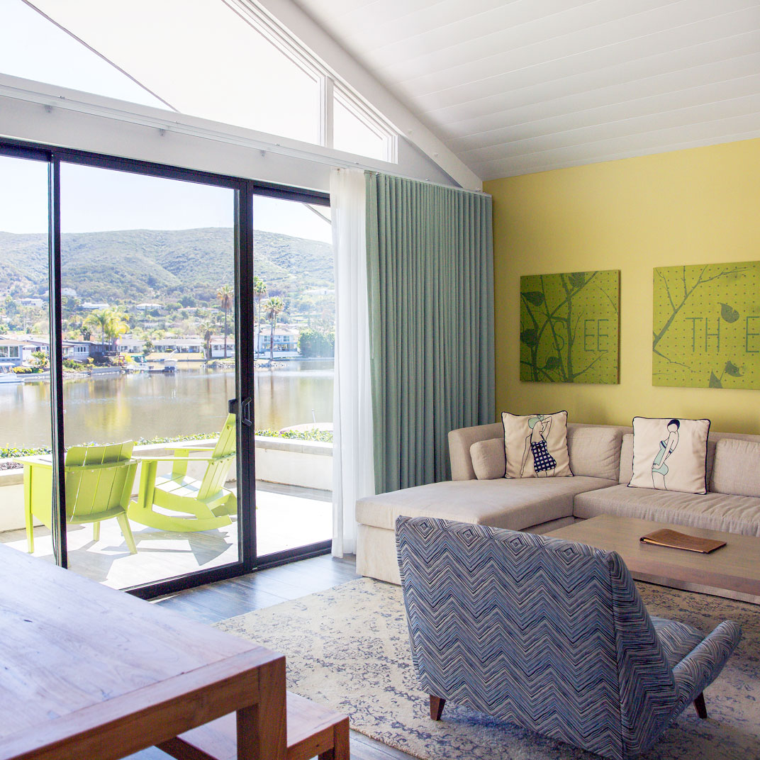 Lakehouse Hotel and Resort