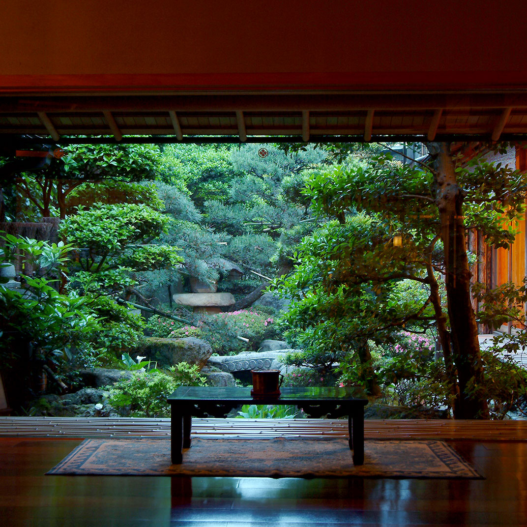 西村屋 本館