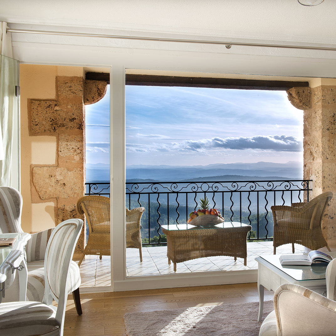 LA BASTIDE DE TOURTOUR HOTEL & SPA