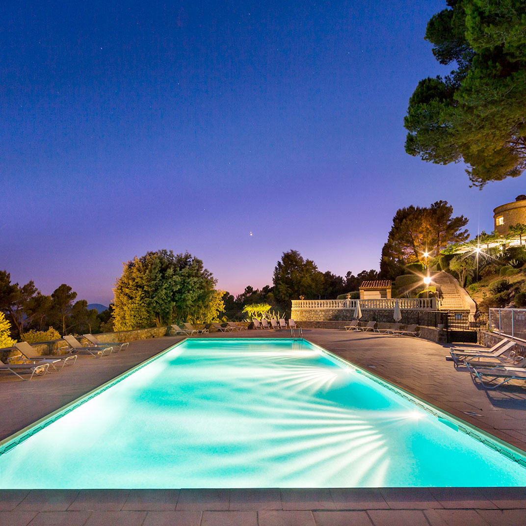 LA BASTIDE DE TOURTOUR HOTEL & SPA