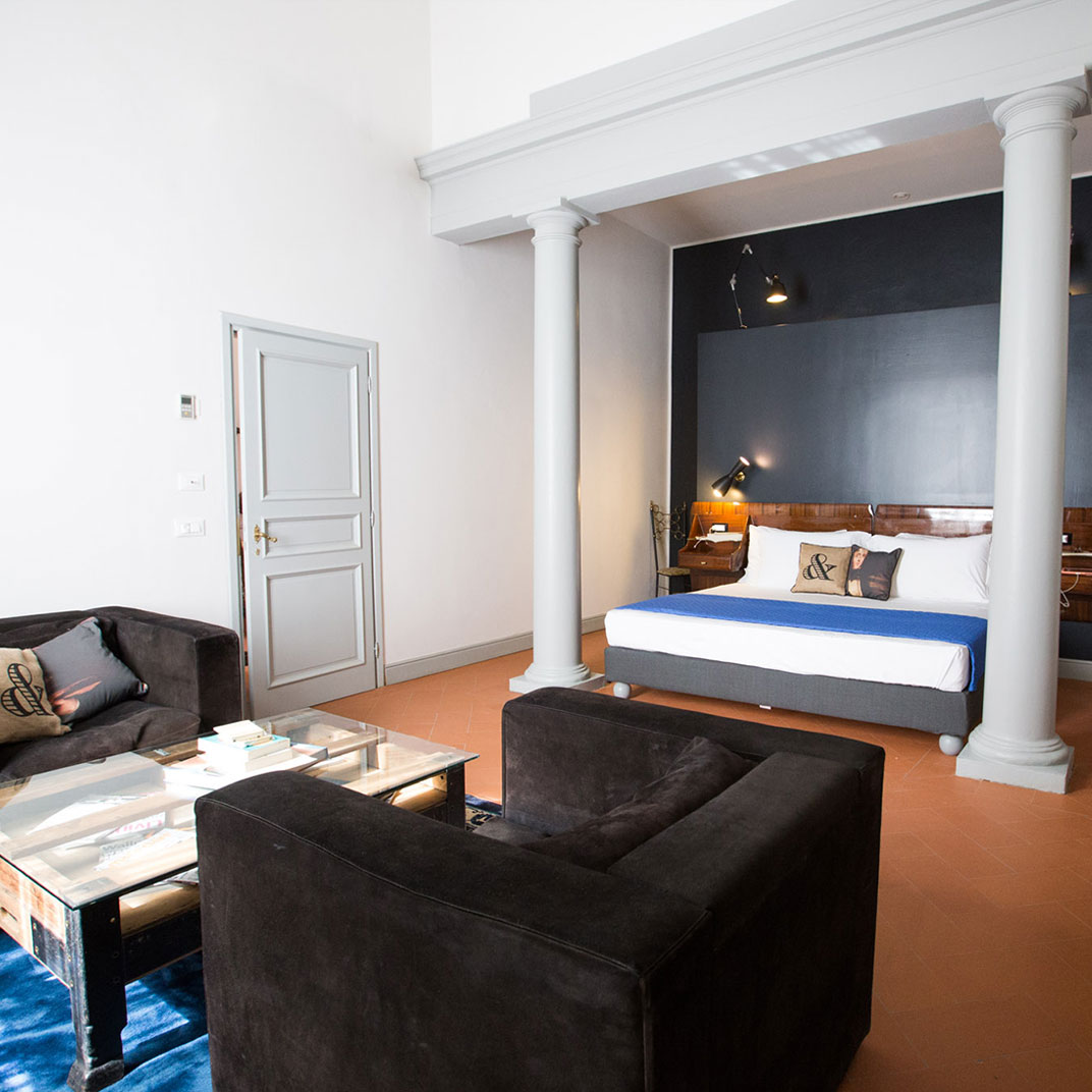 Soprarno Suites