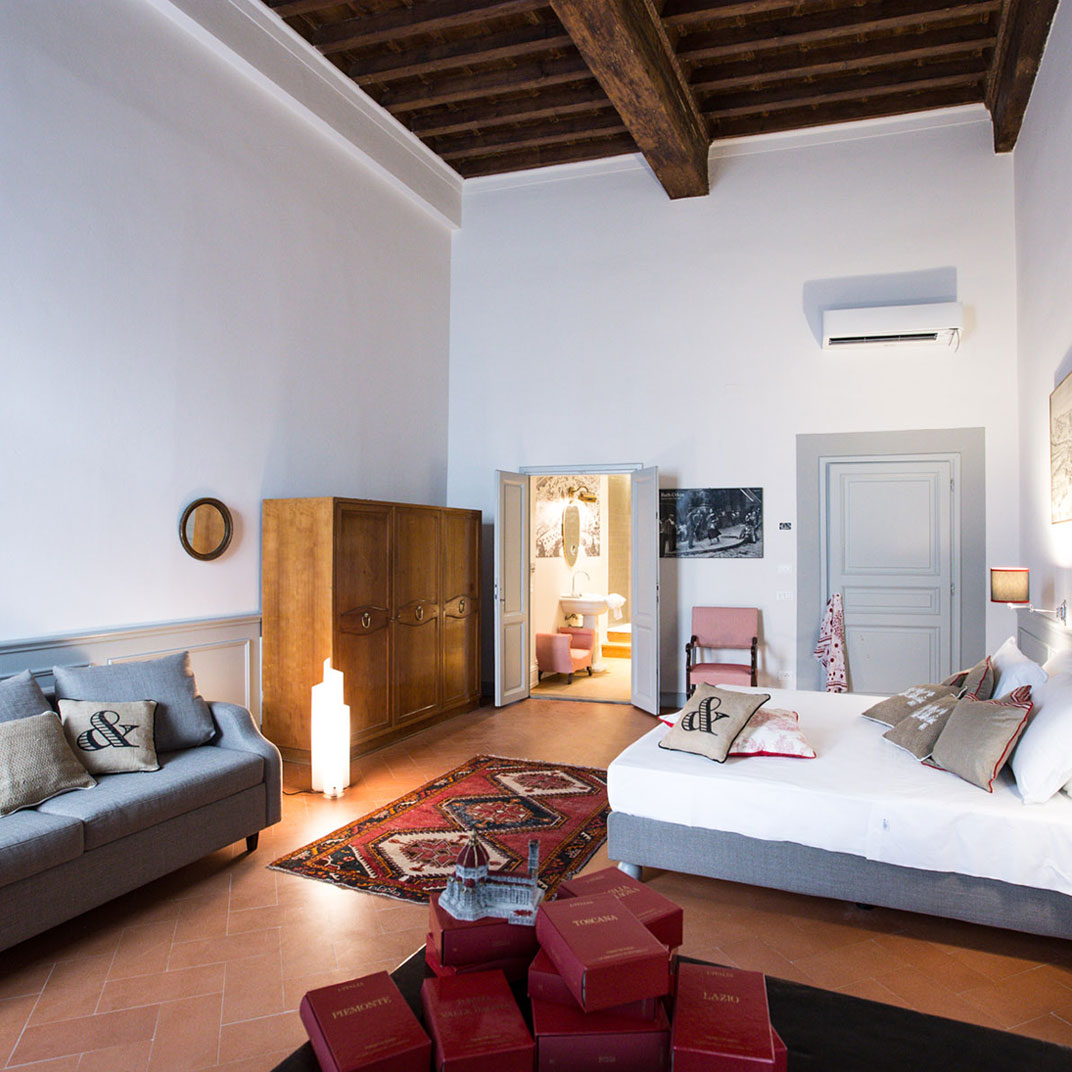 Soprarno Suites