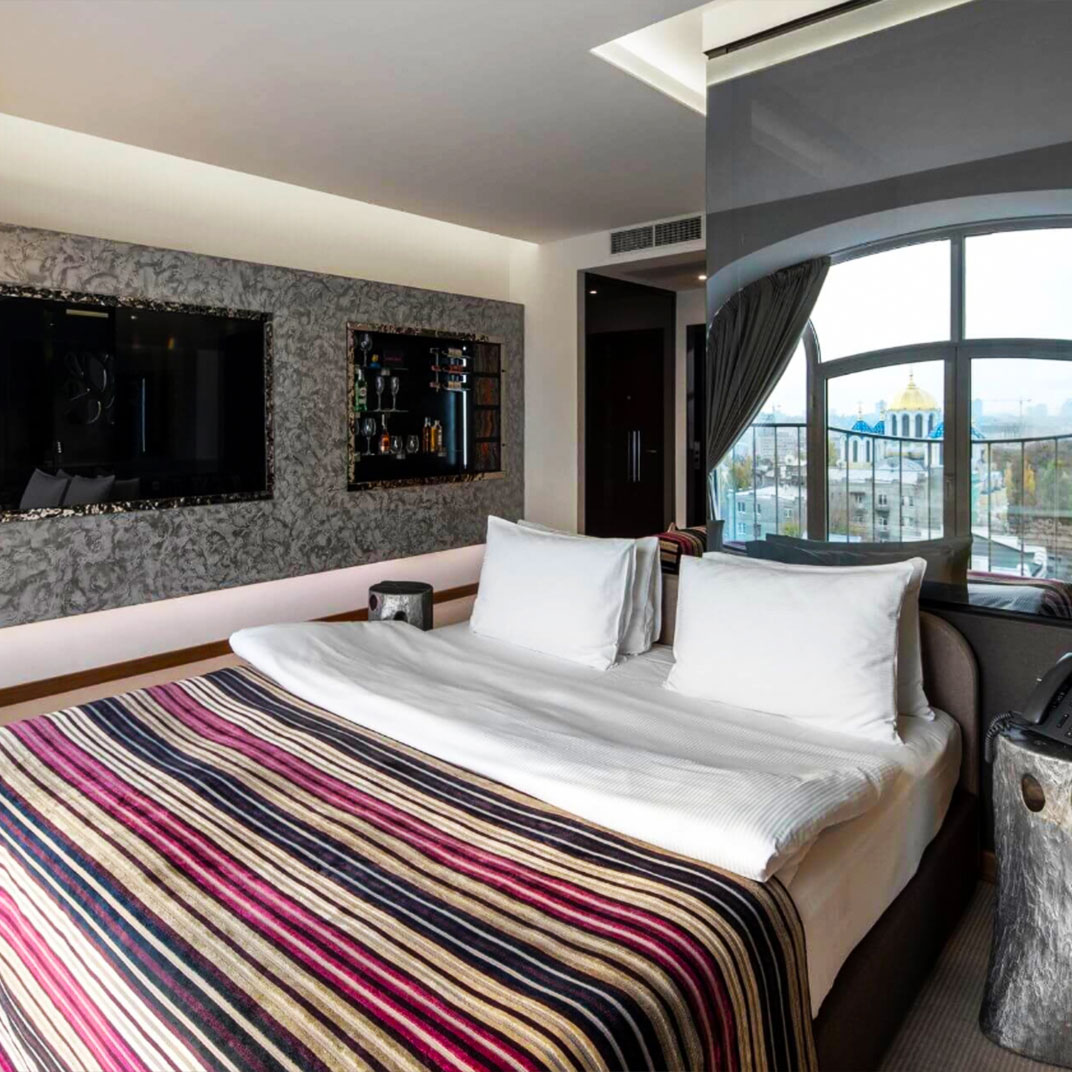11 Mirrors Design Hotel