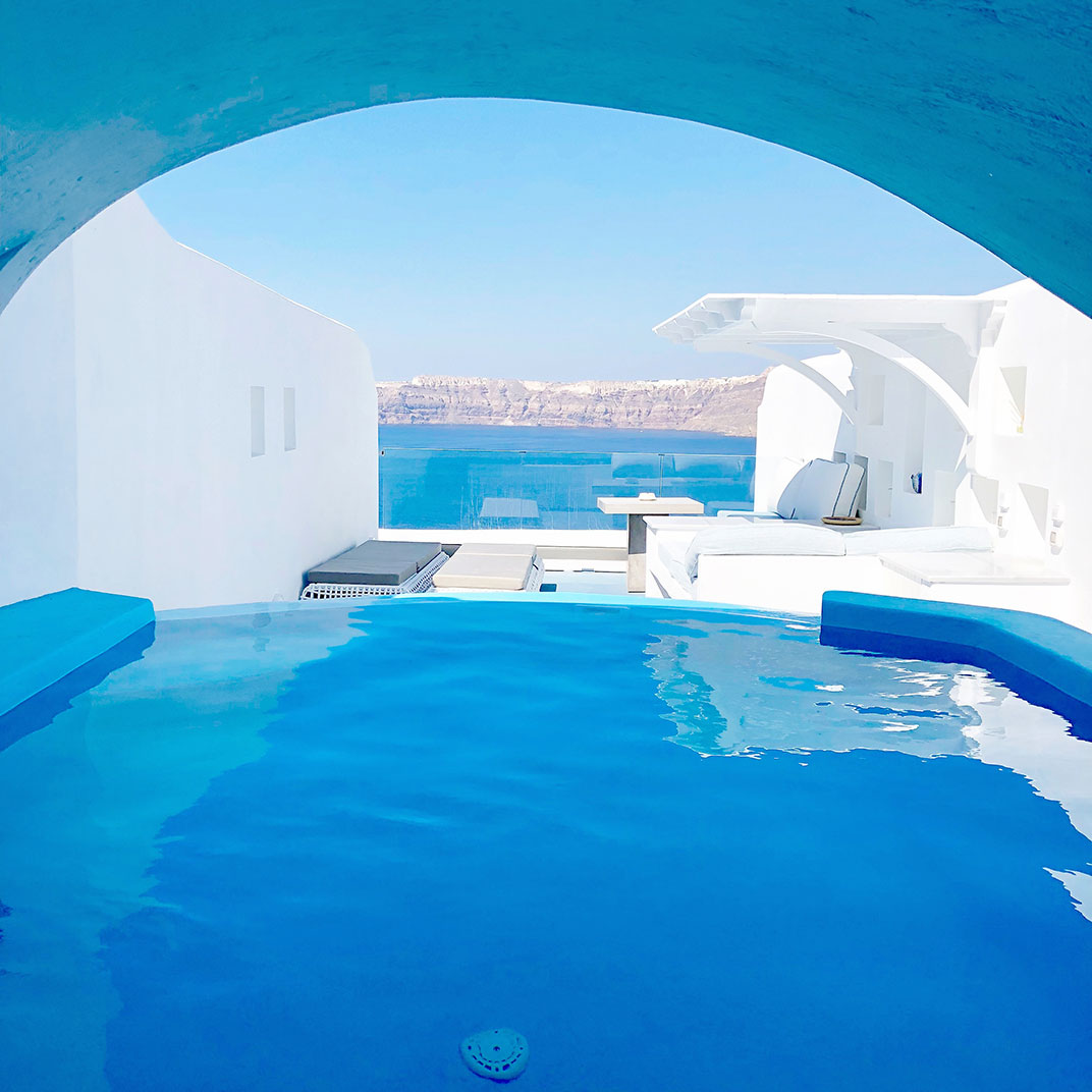 Astarte Suites