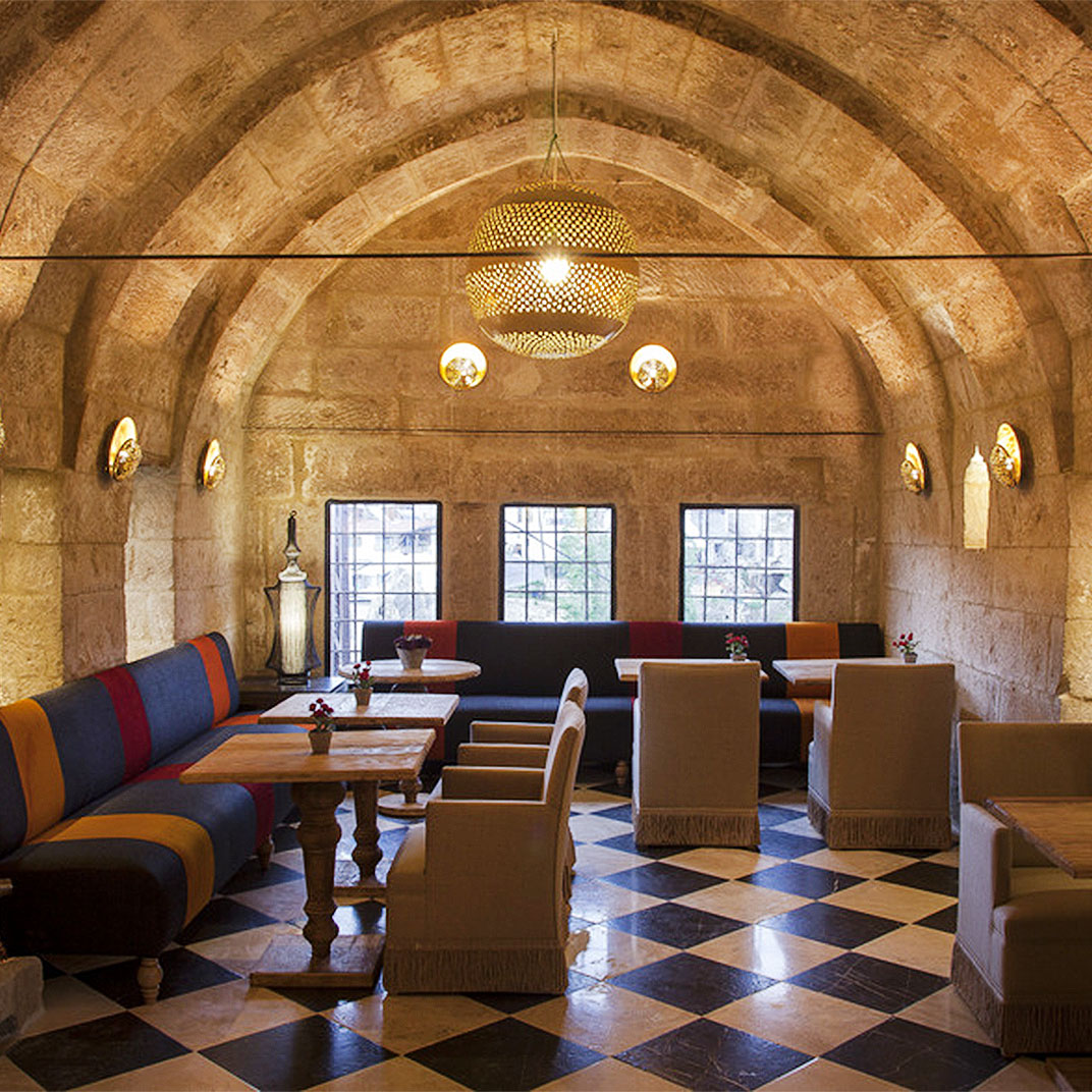Hezen Cave Hotel