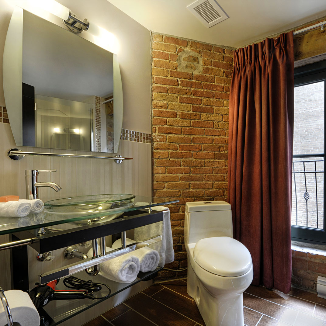 Le Petit Hotel