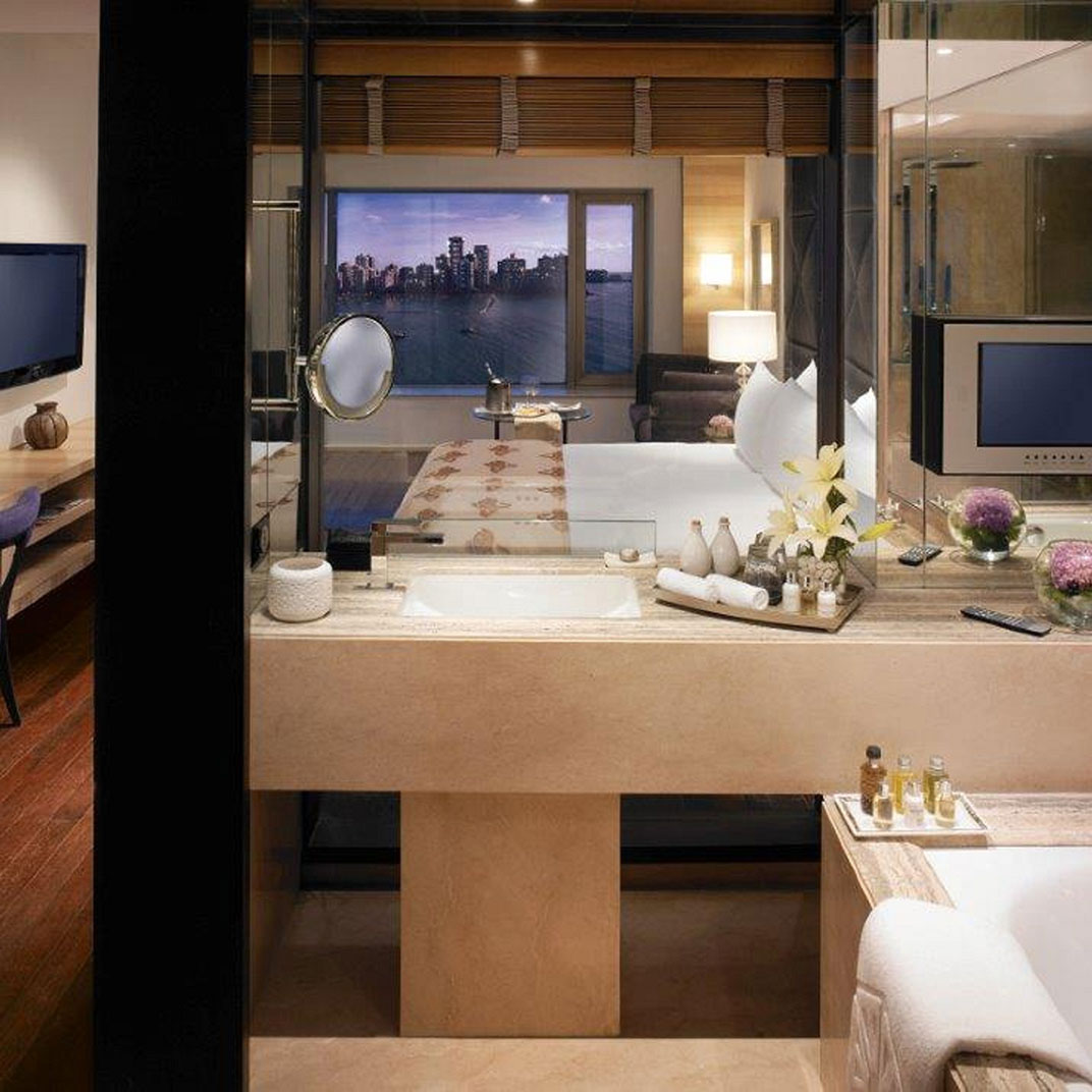 Taj Lands End